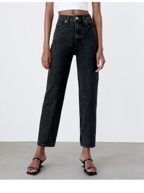 Zara High-Rise mom Straight Jeans in Black